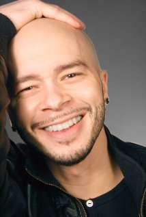 Актер Стивен Стево Джонс