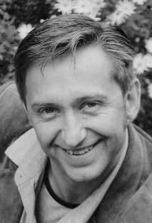 Актер Адриан Мулрани