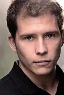 Актер Том Пэдли