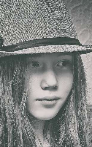 Актер Анна Хасанова