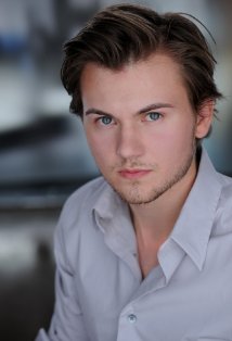 Актер Кэм Дабровски