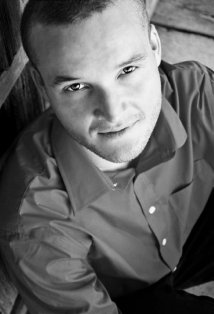 Актер Джеймс Рикер II