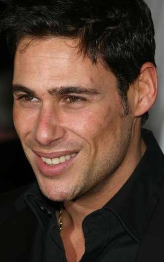 Актер Ник Скотти