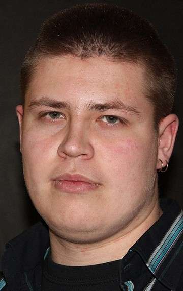 Актер Денис Строев