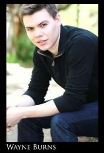 Актер Уэйн Барнс