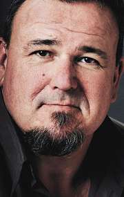 Актер Стивен Маркус