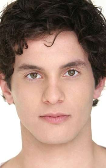 Актер Мат Ваиро