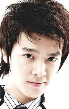 Актер Ли Дон Хэ