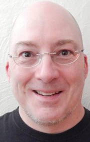 Актер Трой Богдан