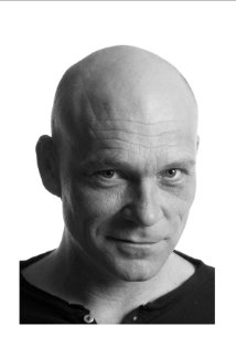 Актер Ник Корнуолл