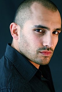 Актер Адриан Ховард