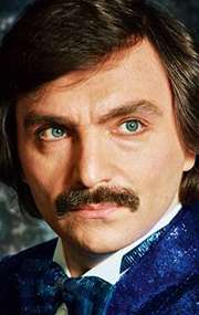 Актер Амаяк Акопян