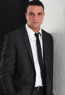 Актер Энтони Серио