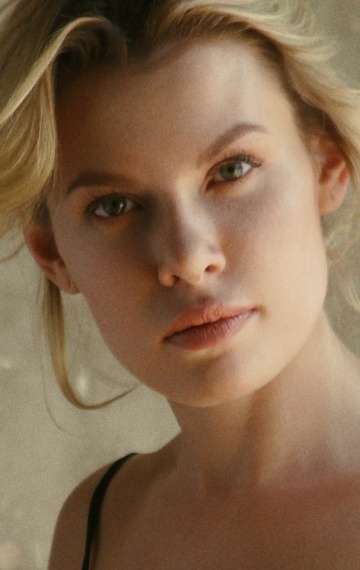 Актер Анна Скиданова