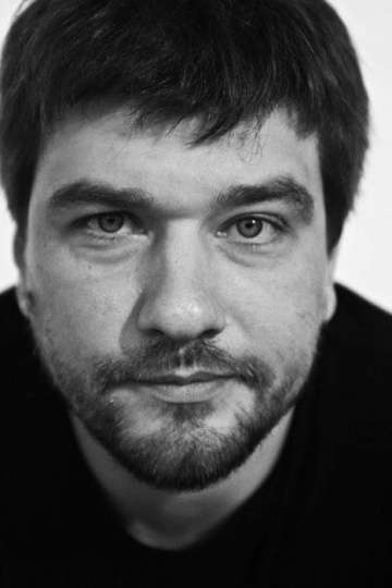 Актер Алексей Шапарев