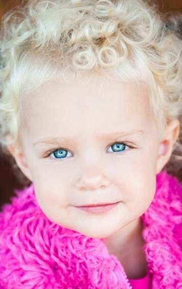 Актер Али Луиз Хартман