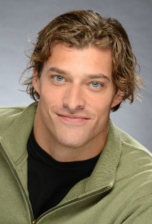 Актер Колин Брайант