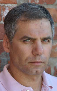 Актер Андрей Мясников