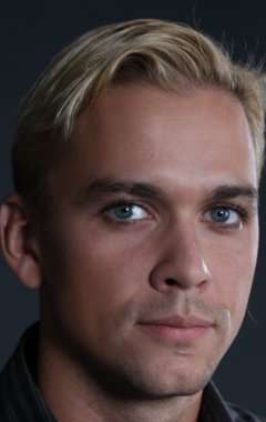 Актер Антон Соколов