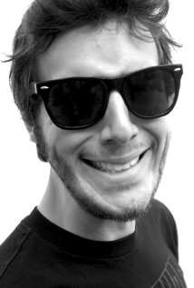 Актер Джои Бертран