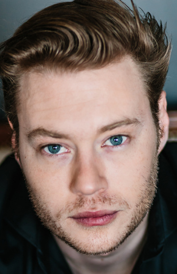 Актер Бен Салливан