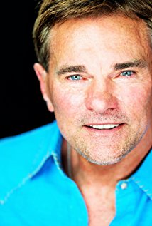 Актер Карл Бэйли