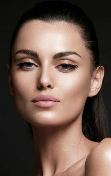 Фото Катринель Менгия