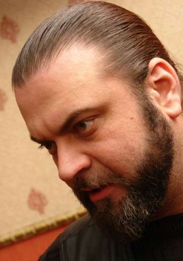 Актер Александр Луканичев