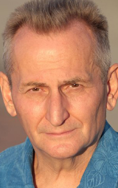 Актер Ник Райо