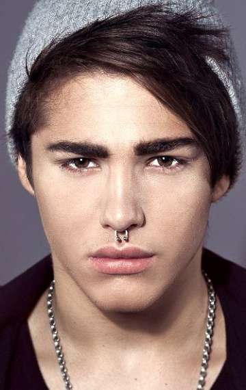 Актер Рома Жёлудь