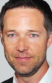 Актер Джордж Ньюберн