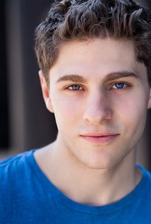 Актер Дэвид Гарелик