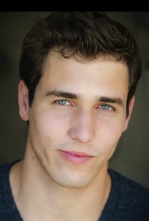 Актер Грегори Шелби