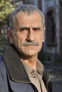 Актер Мендерес Саманджилар