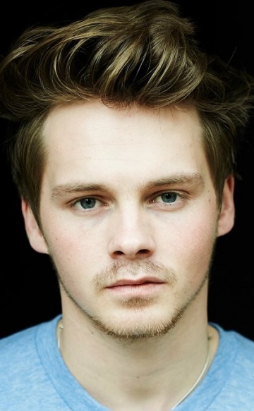 Актер Сэм Страйк