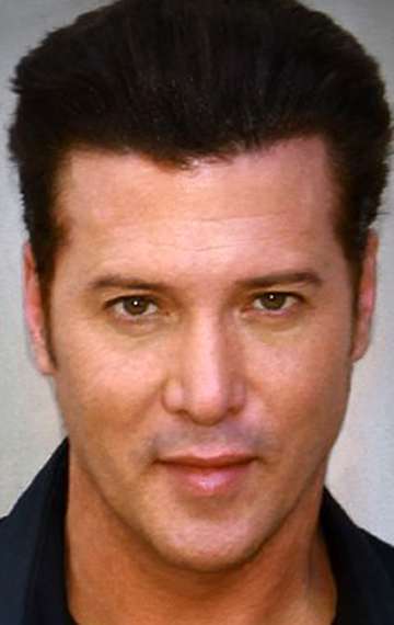 Актер Питер Добсон