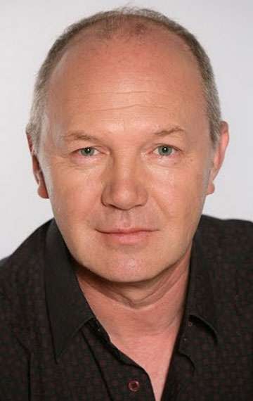 Актер Виктор Васильев