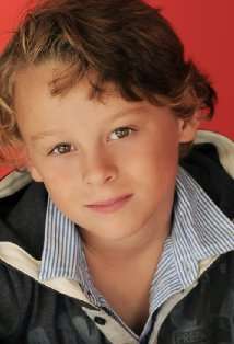 Актер Уайатт Олефф