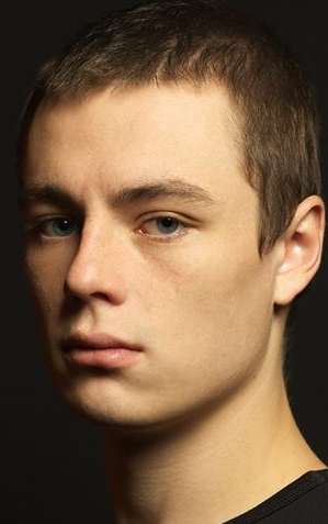 Актер Илья Коробко