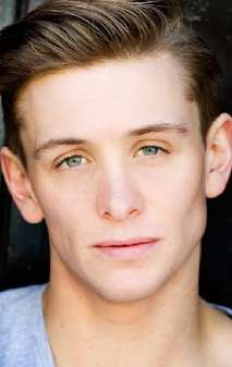 Актер Трэвис Джеффри