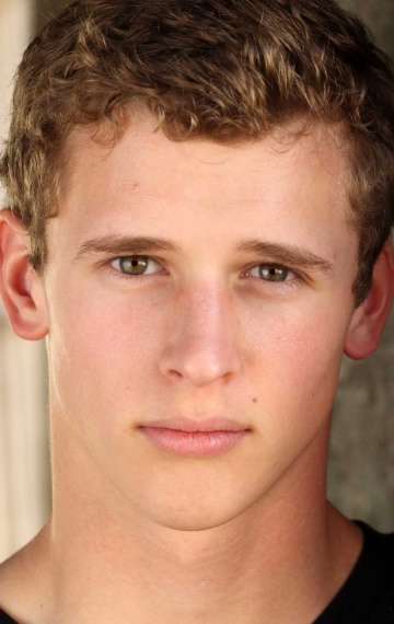 Актер Кейден Бойд