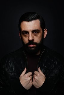 Актер Neil MacKinnon