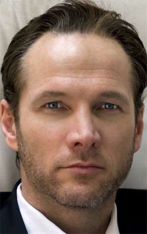 Актер Шон Махон