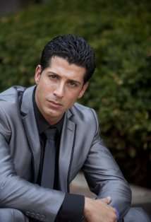 Актер Али Эмин