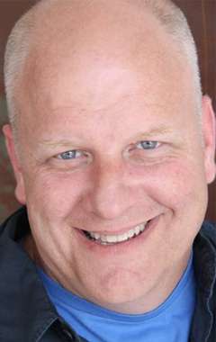 Актер Джо Степлтон