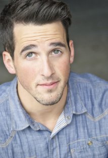 Актер Дерек Майклс