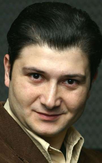 Актер Денис Саков