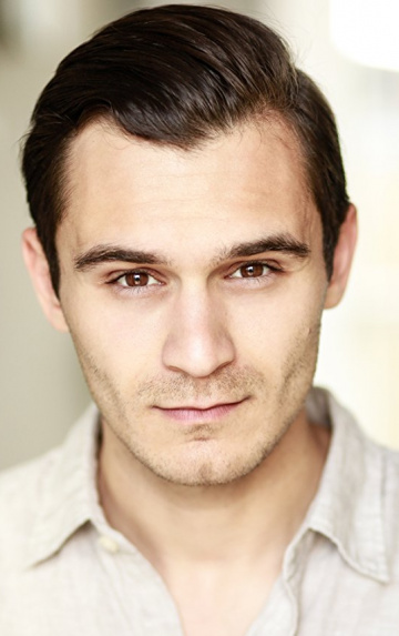 Актер Джулиан Костов