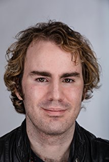 Актер Алекс ДеКурвилль