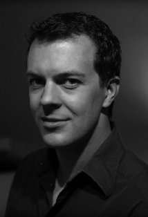 Актер Джастин Льюис